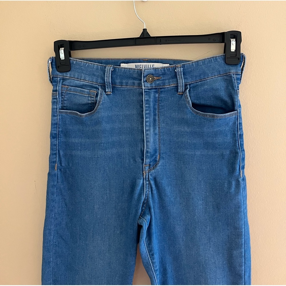 👖MELVILLE: Women’s size 30, blue straight leg jeans w/pockets, preowned. - Picture 5 of 8